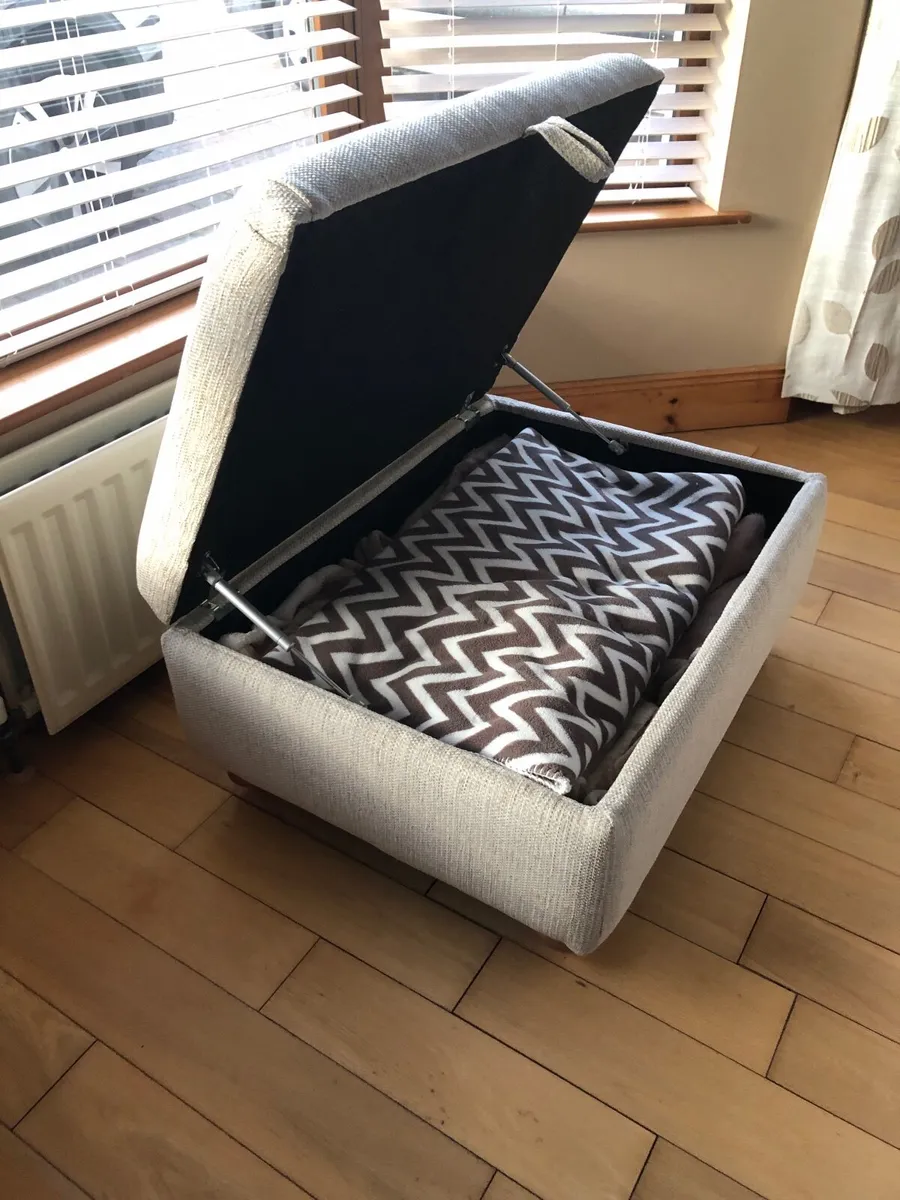 Beautiful Footstool - Image 2
