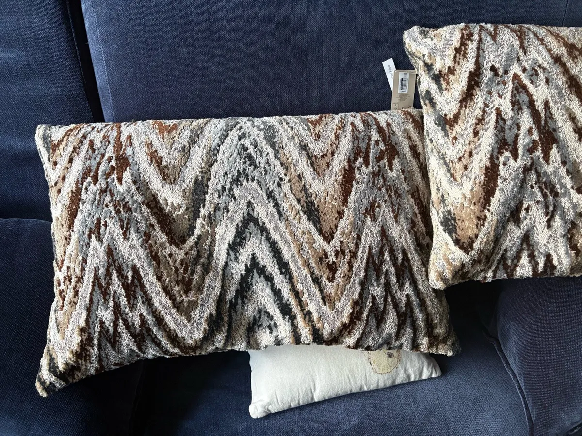 Cushions - Image 3