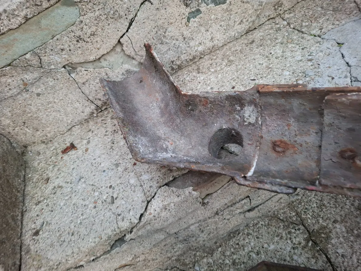 Cast iron gutter fittings - Image 2
