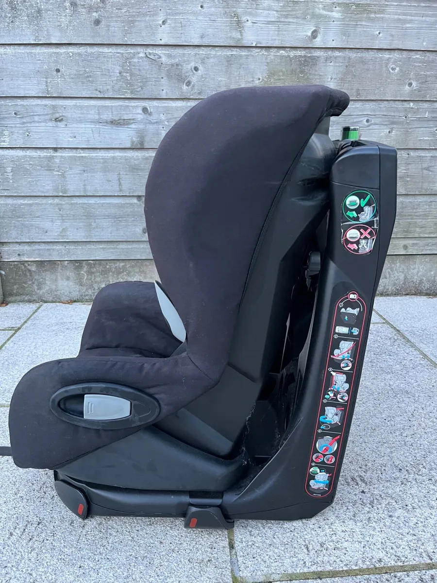 Maxi Cosi Axiss Swivel Car Seat - Image 2