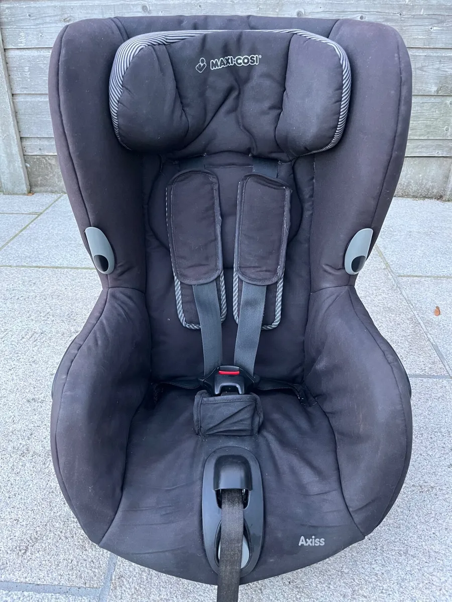 Maxi Cosi Axiss Swivel Car Seat - Image 1