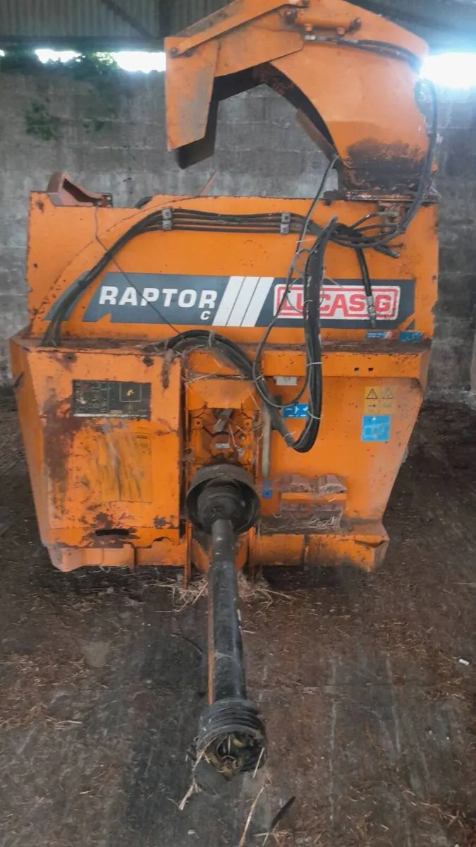Straw chopper/blower/feeder - Image 1