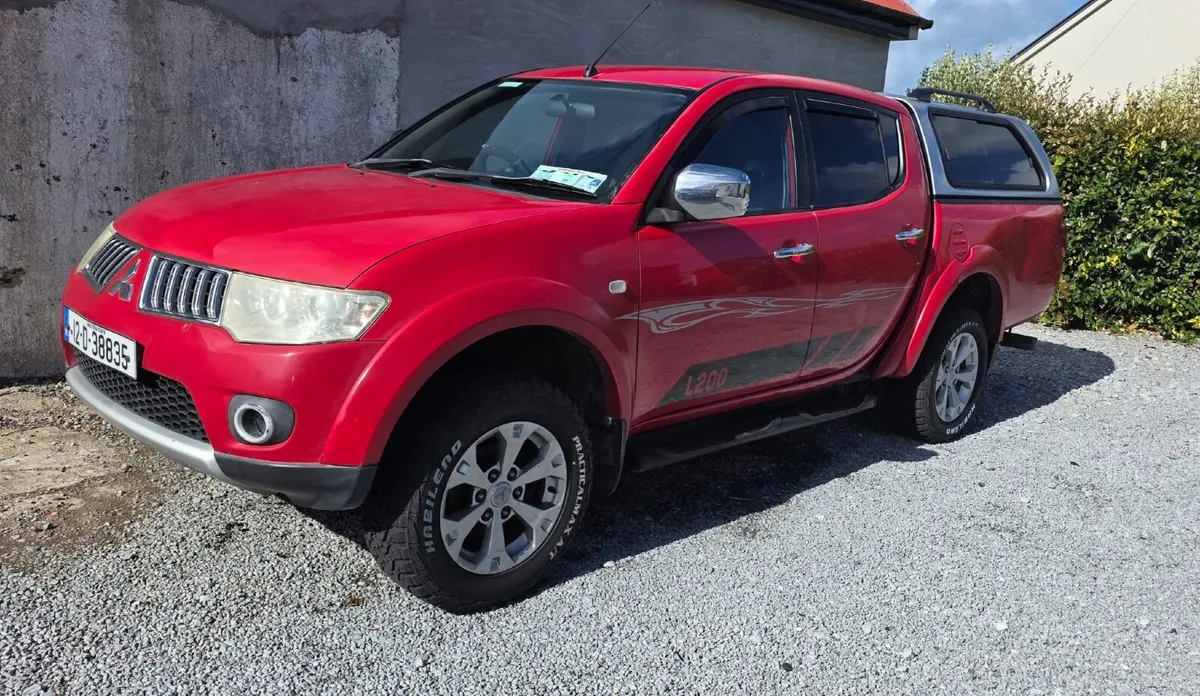 Commercial 4x4 Mitsubishi L200 - Image 3