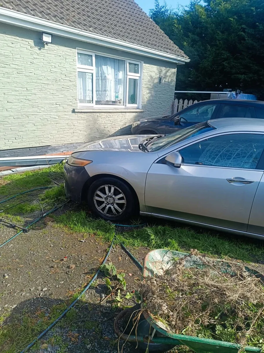 Honda Accord 2010 for parts - Image 2