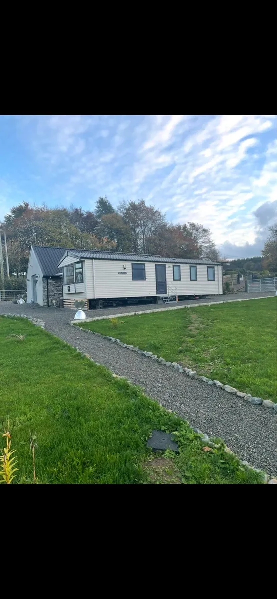 Mobile home - Image 1