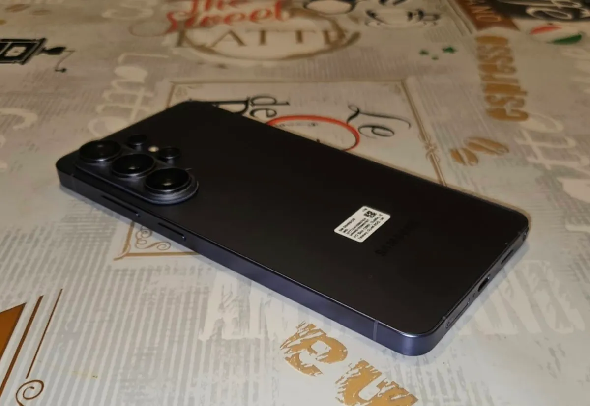 Samsung galaxy s26 ultra 16gb ram and 1TB storage - Image 4