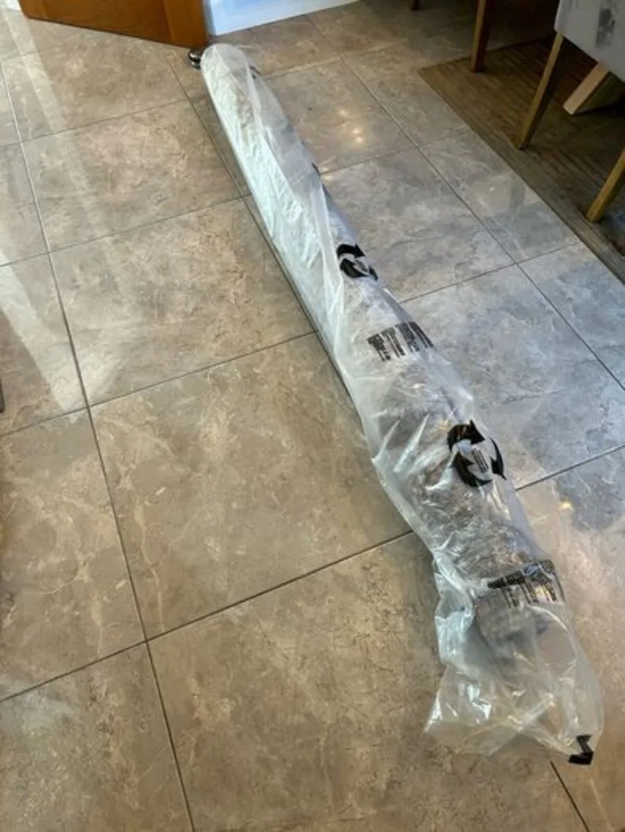Christian Fischbacher Large Rug 200x280 Brand New - Image 3