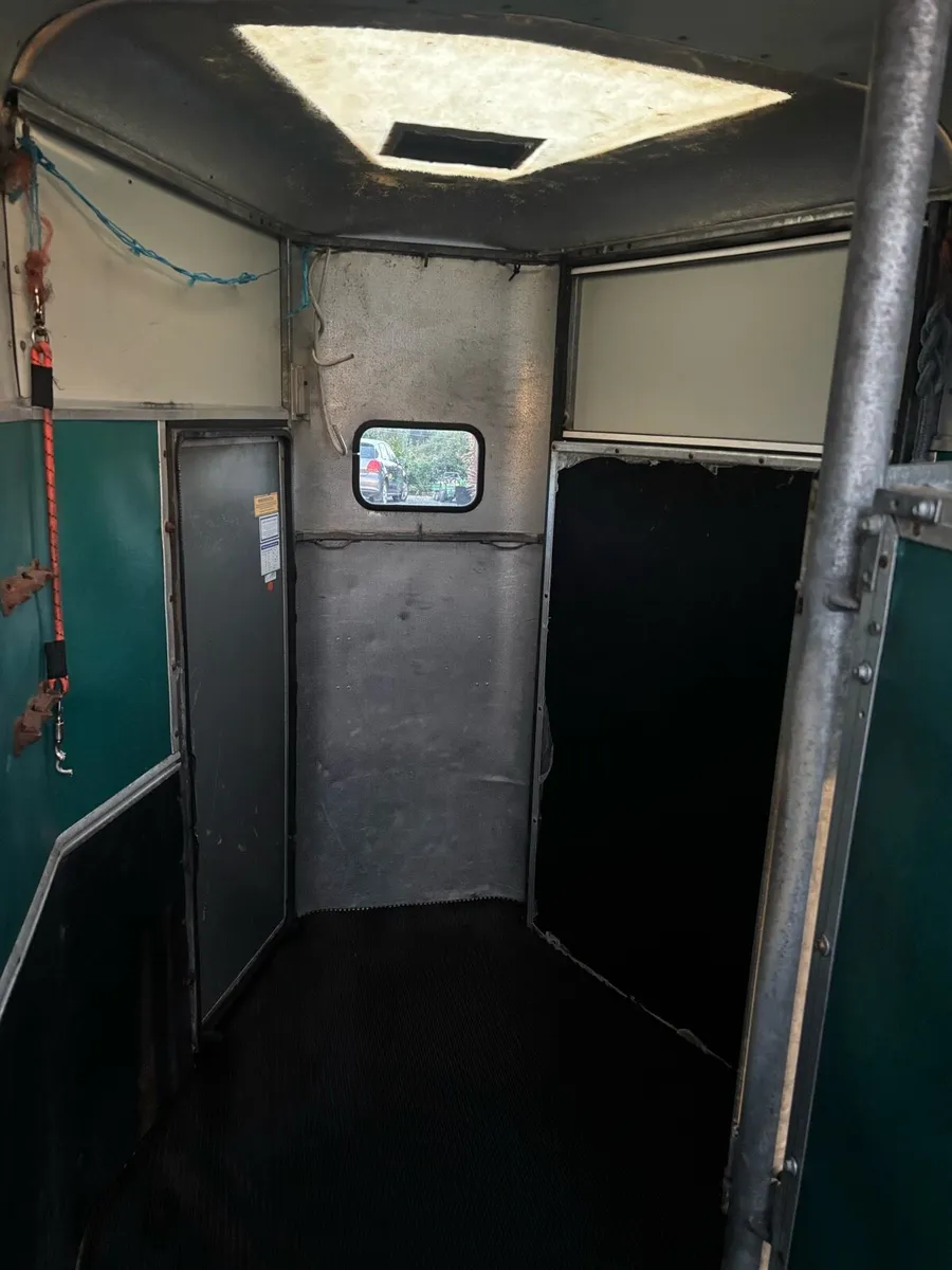 Horse box - Image 4