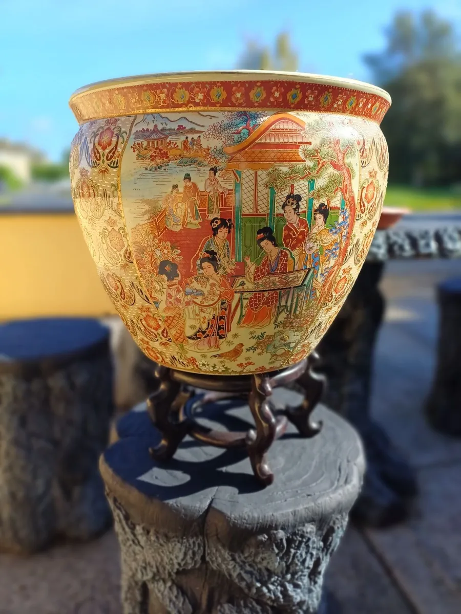 1970s Large Chinese Porcelain Fishbowl/Planter - Image 3