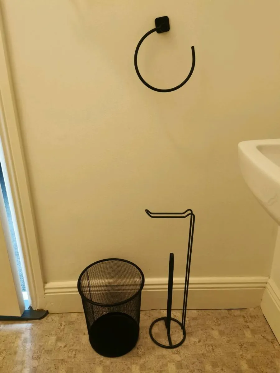 Bin and 2 holders