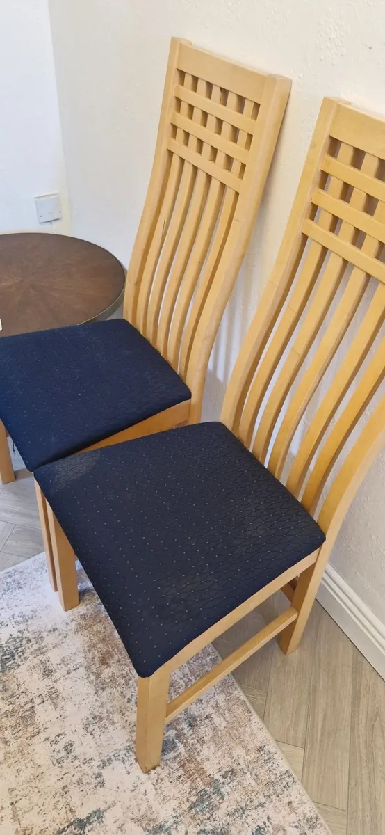 6 kitchen / dinning chairs - Image 1