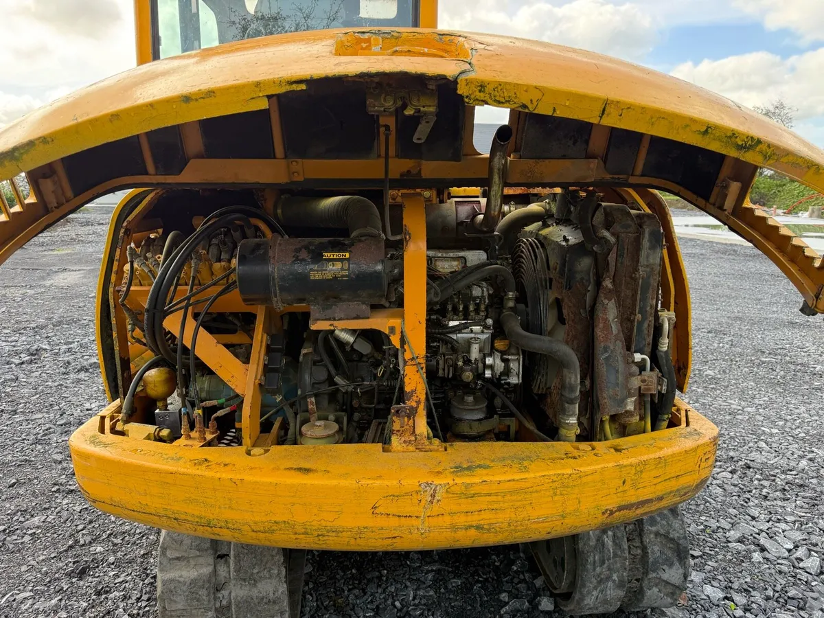 5.5 tonne digger for sale or will swap for a van - Image 3