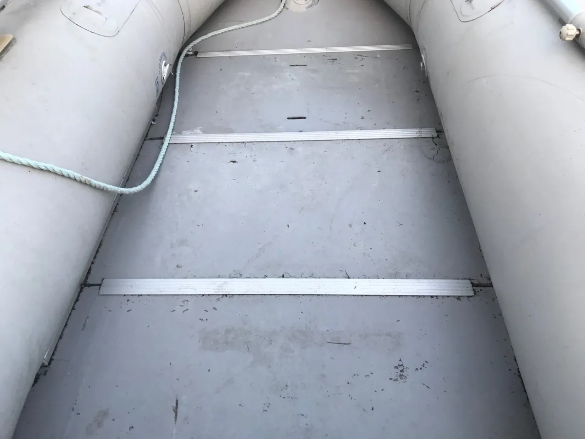 Inflatable boat & trailer. - Image 2