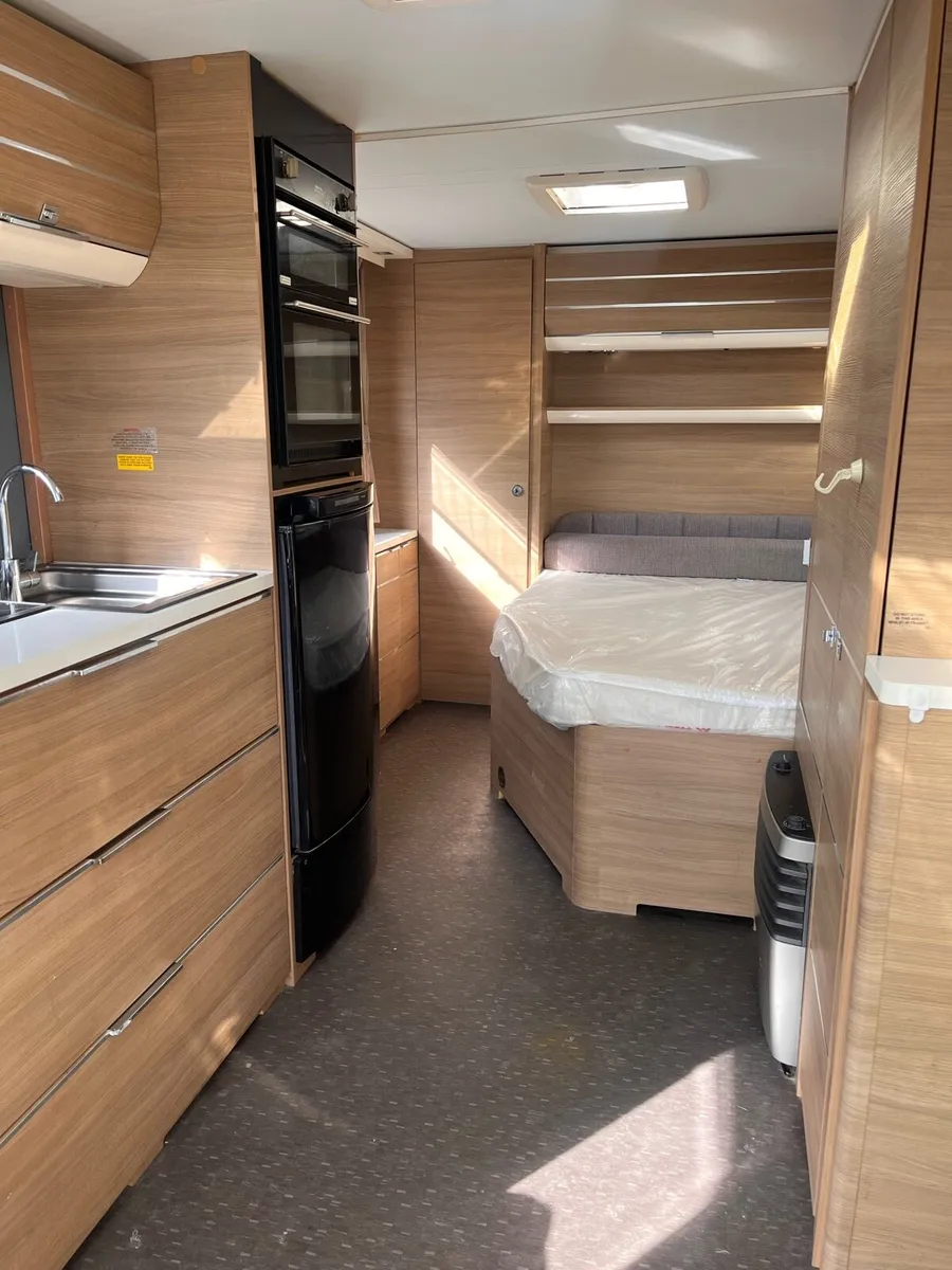 Adria Adria 8 foot wide 4 berth fixed bed - Image 4