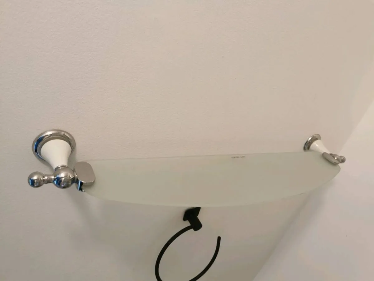Glass shelf