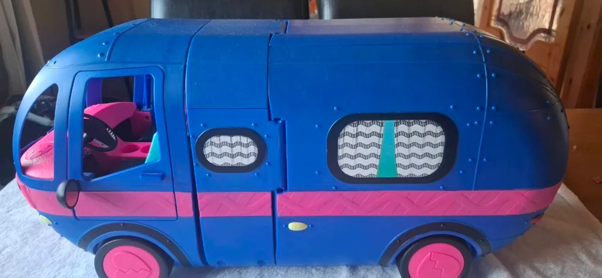 Lol royal blue camper van - Image 1