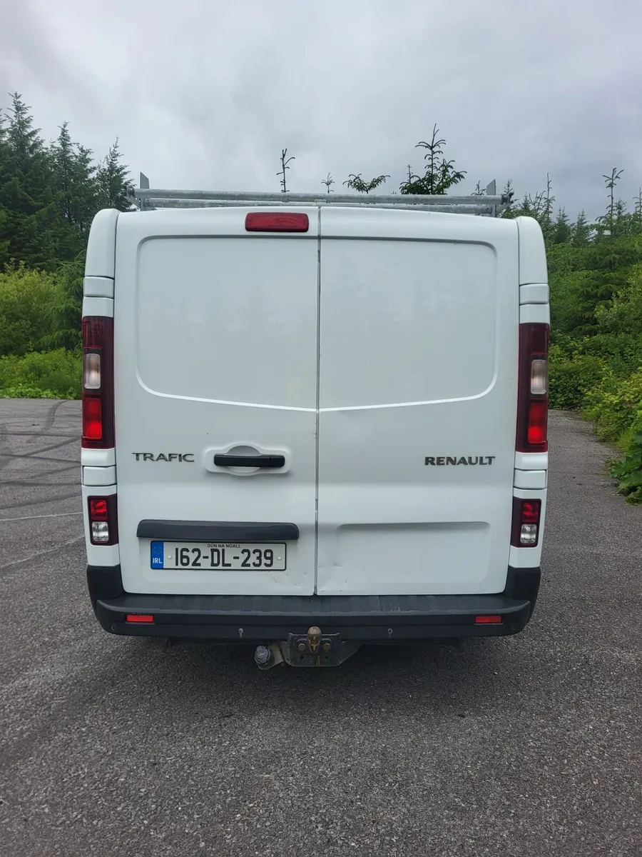 Renault Trafic Crew Cab - Image 2