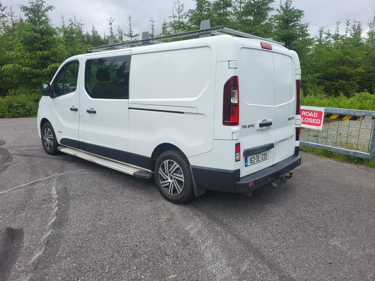 Renault Trafic Crew Cab - Image 3