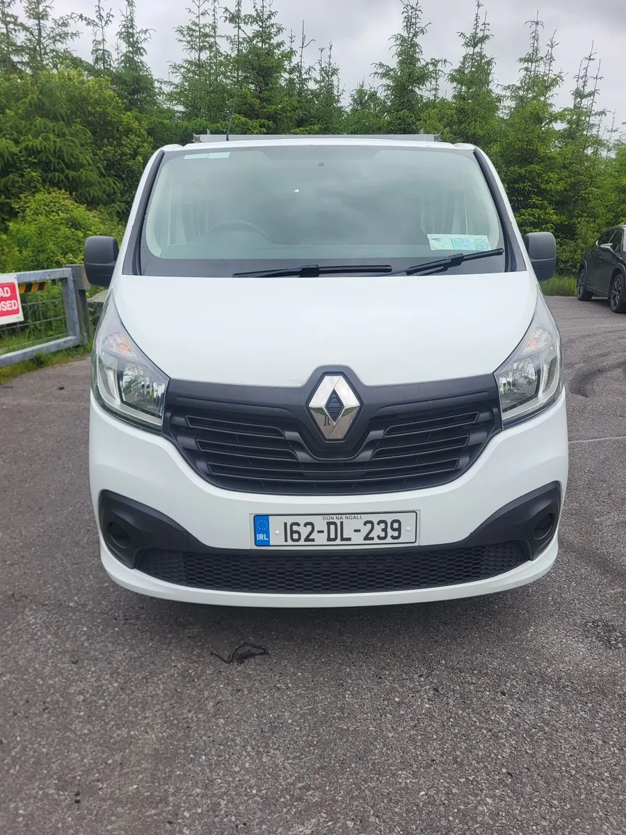 Renault Trafic Crew Cab - Image 4