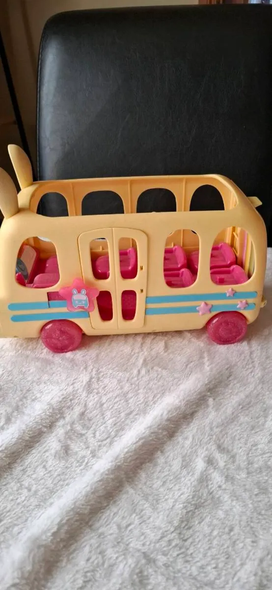 Kindi kid mini dolls and school bus - Image 4