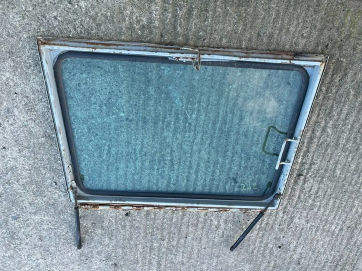 Back Window suit MF 565, 575, 590.. - Image 3