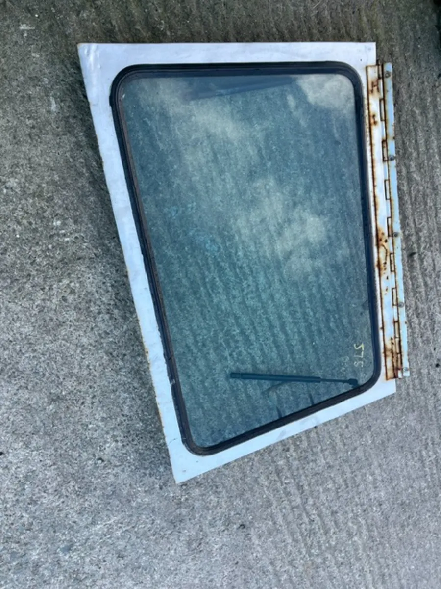 Back Window suit MF 565, 575, 590.. - Image 1