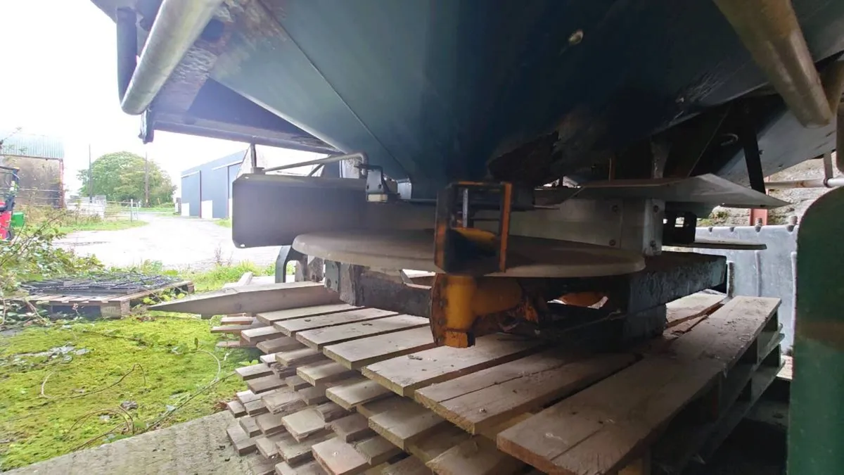 Bogballe DK7171 with Crane - Image 3