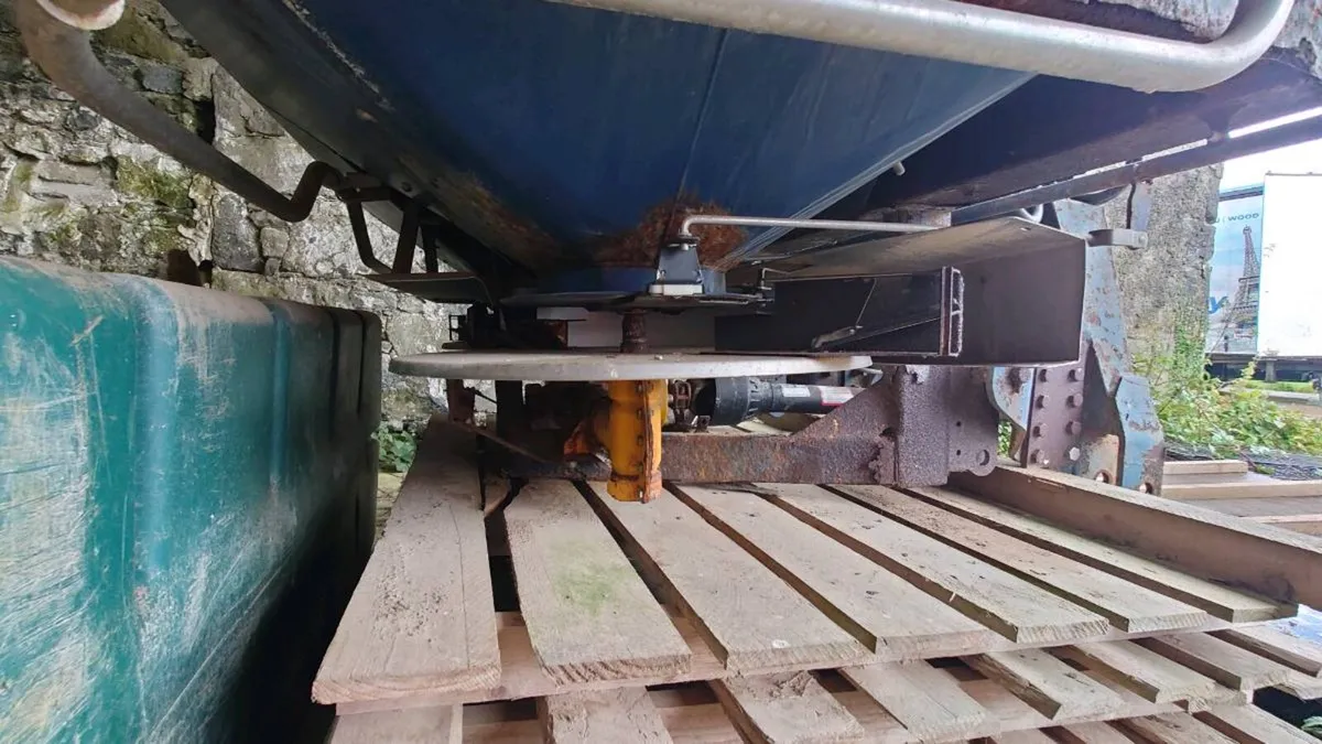 Bogballe DK7171 with Crane - Image 4