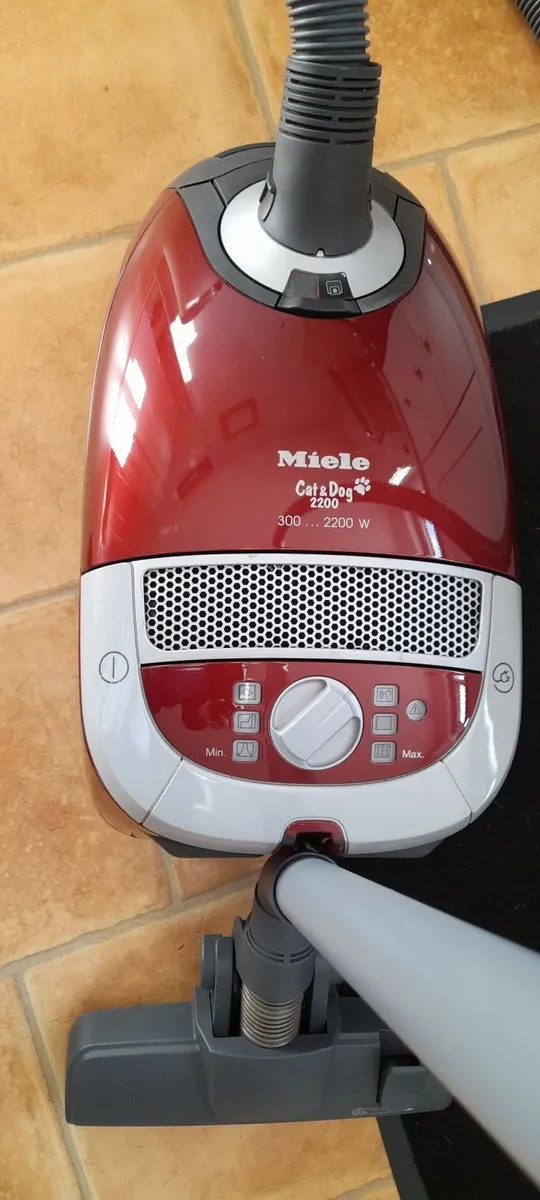 Miele C&D vacuum/Hoover cleaner - Image 1