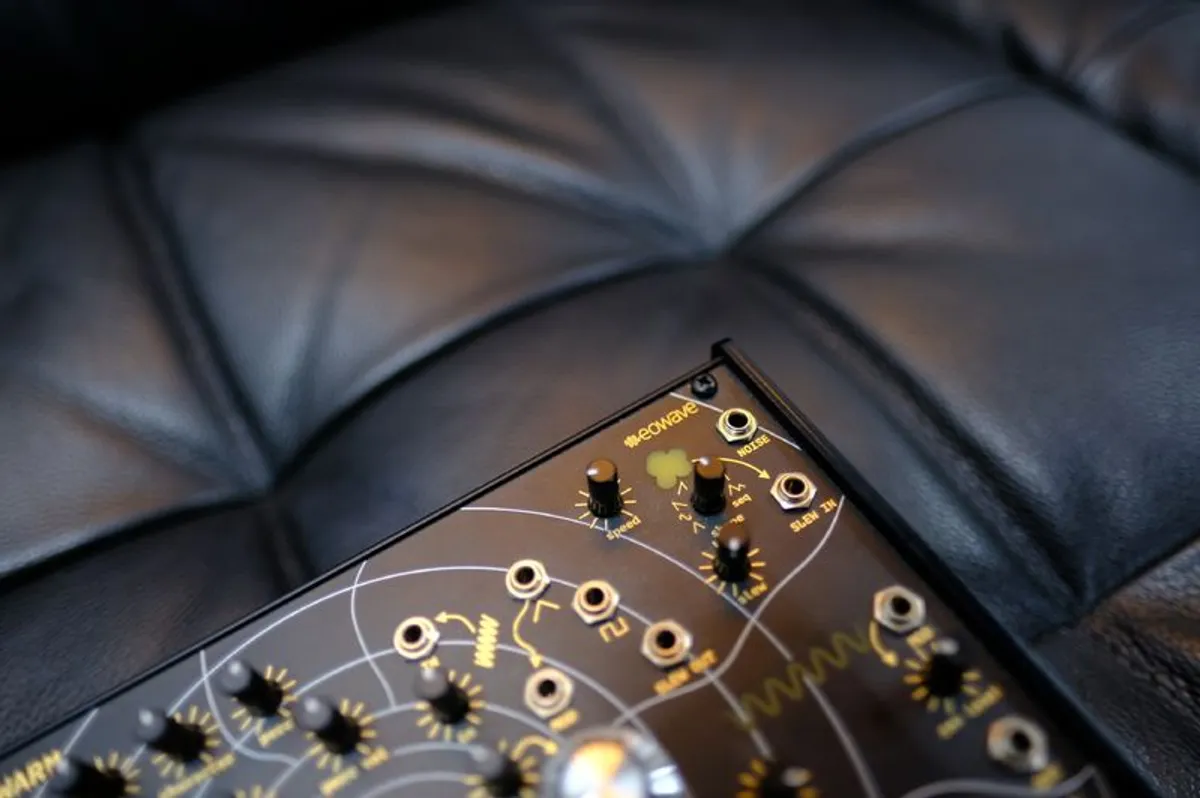 EOWave Quadrantid Swarm Synth - Image 3
