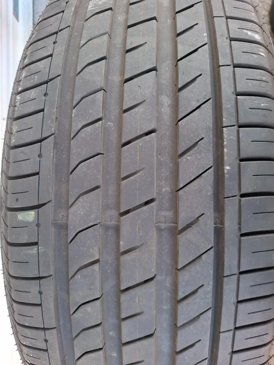 NEXEN Nfera SU1 235x55x17 103w Tyres - Like New - Image 3