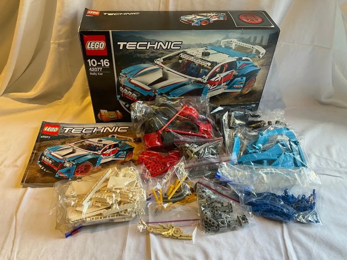 Lego Technic Rally Car 42077 - Image 2