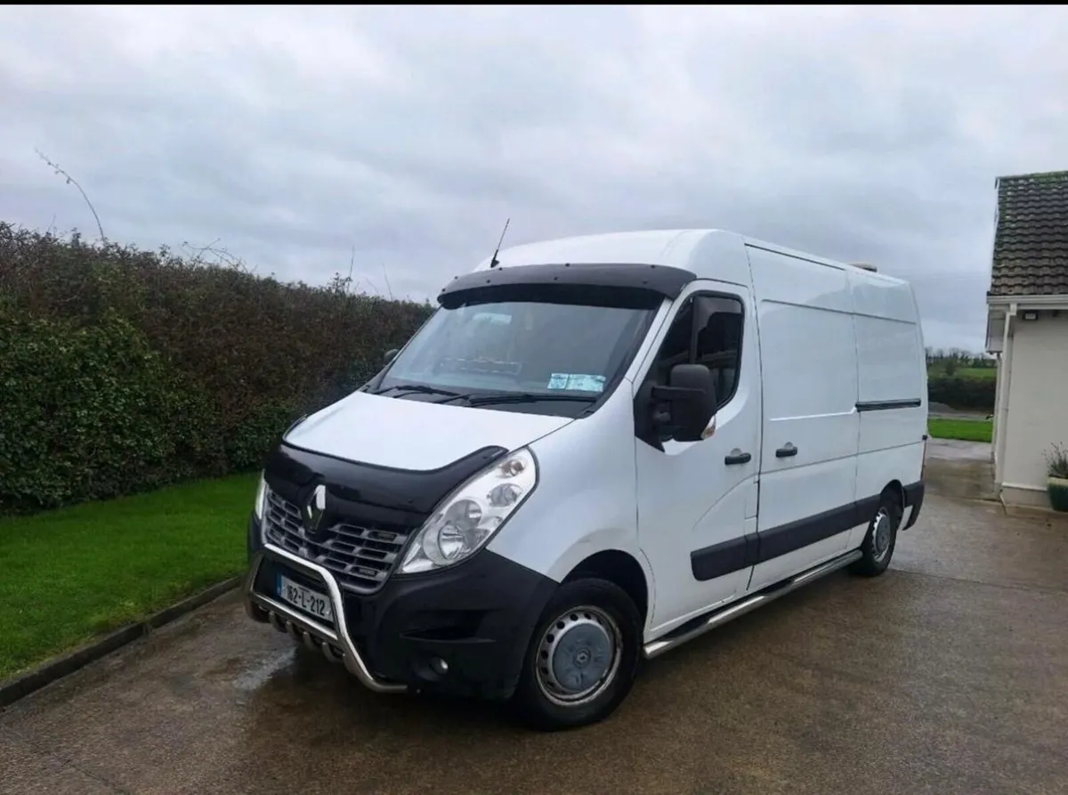Renault master 2016 REAR OFFICE AND REAR INVERTER - Image 1