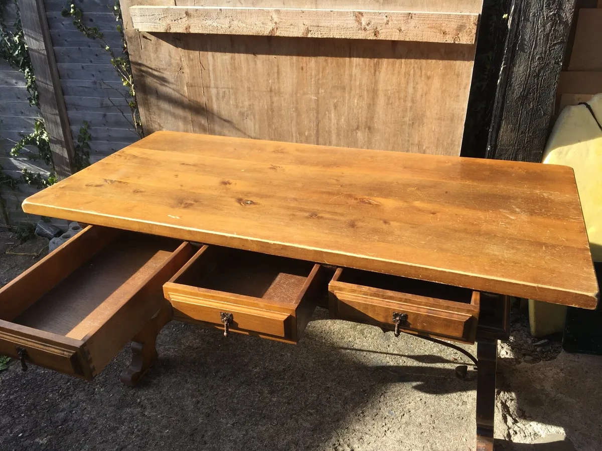 Desk / Table - Image 4