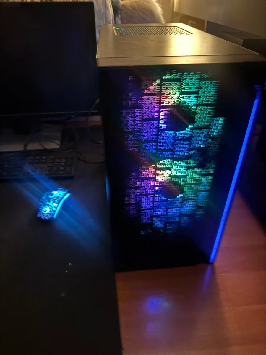 Custom gaming setup - Image 2