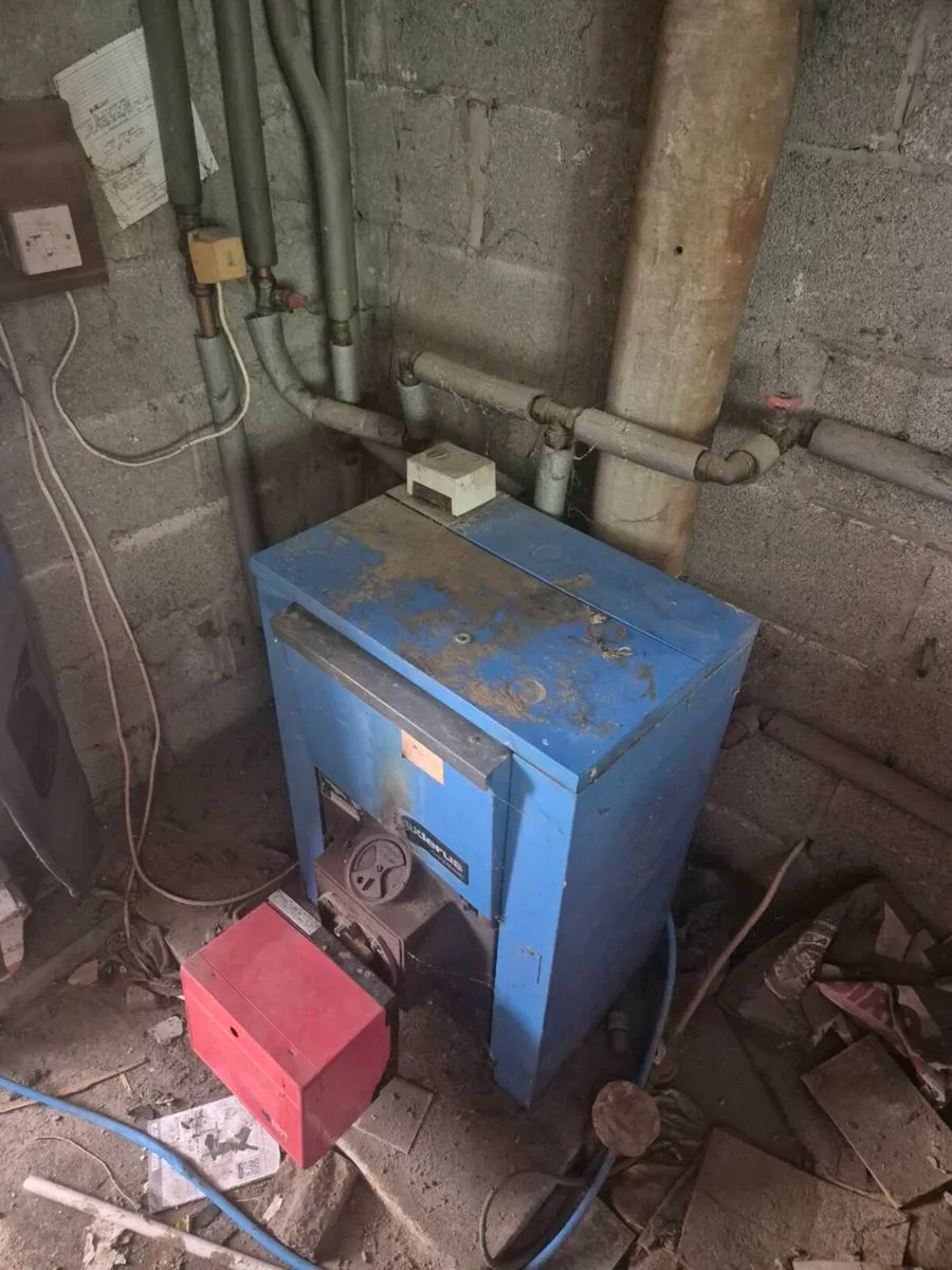 Buderus oil boiler - Image 1