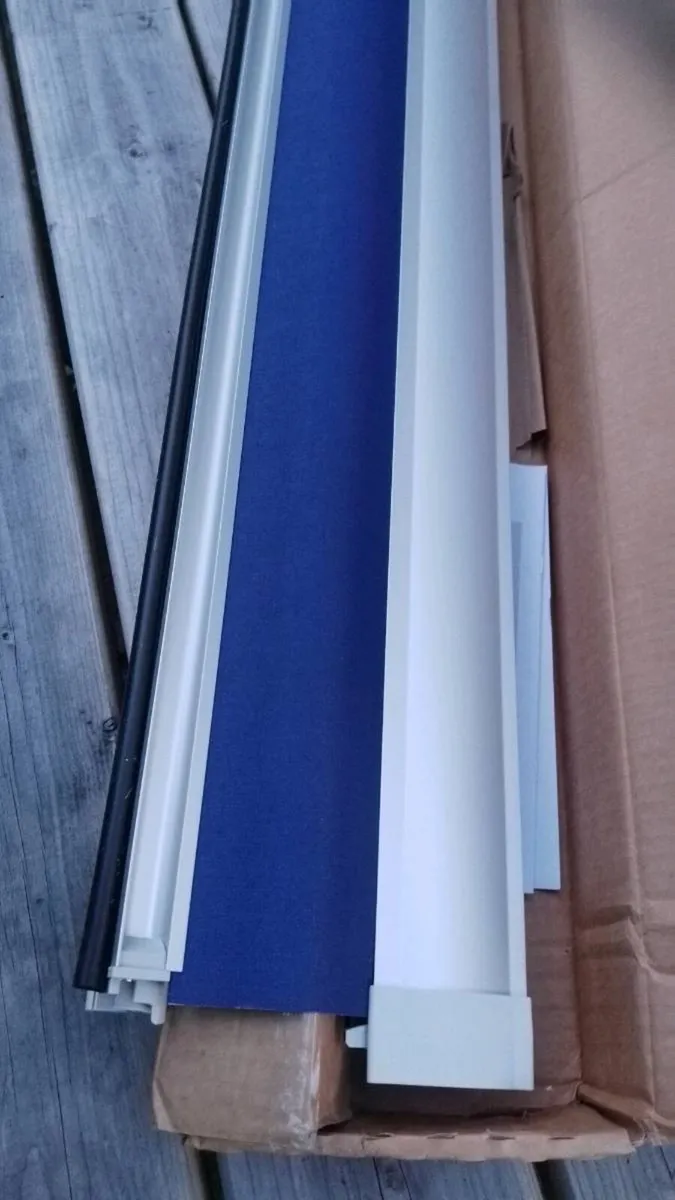 VELUX WINDOW BLIND GGLSO6 - Image 1