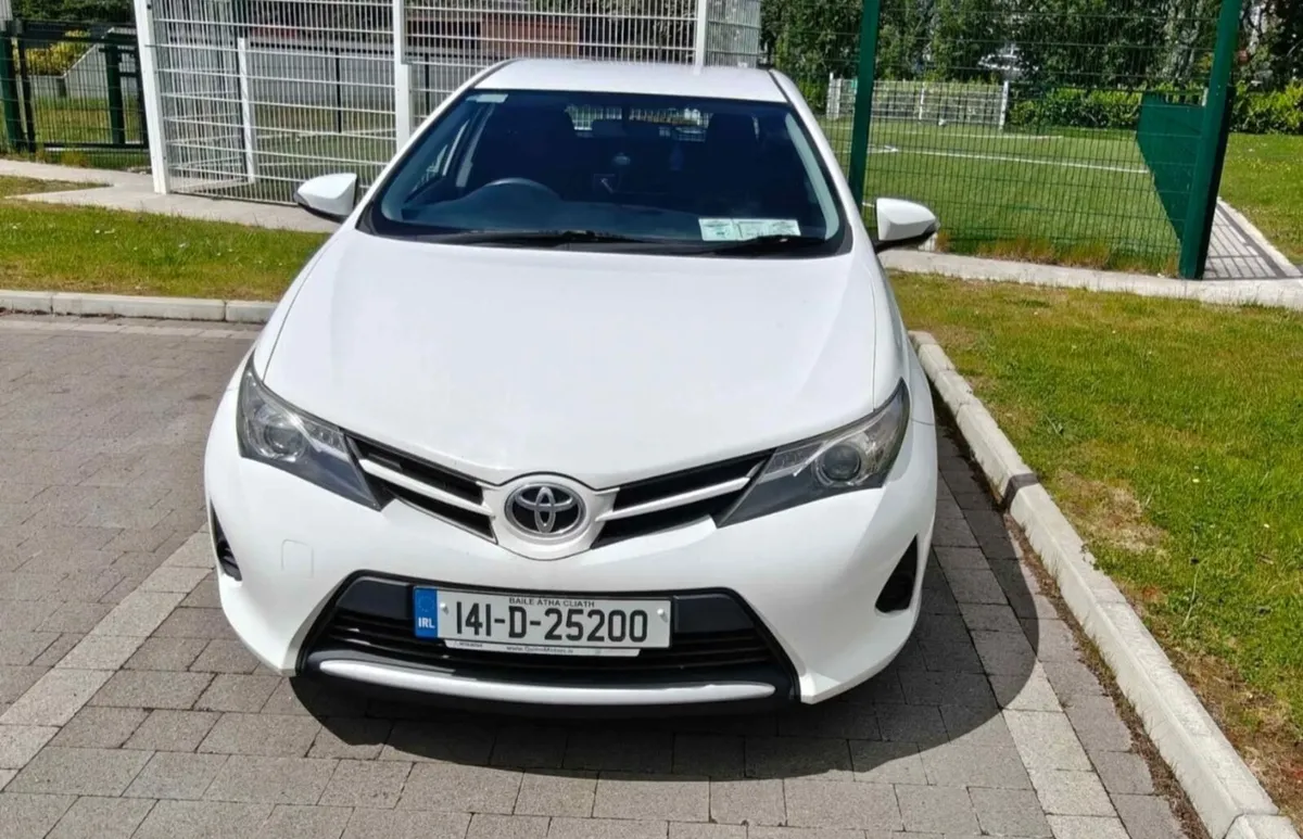 Toyota Auris 2014 two seater - Image 2