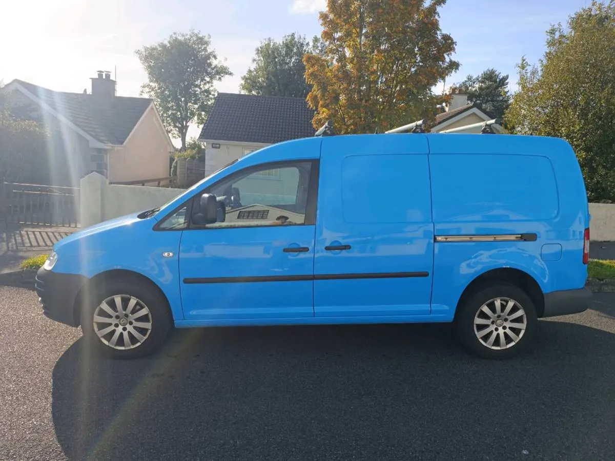 Volkswagen Caddy Maxi with Rhino roof rack - Image 4