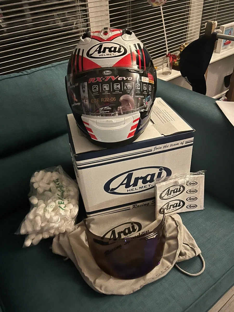 Arai rx7 evo helmet - Image 1