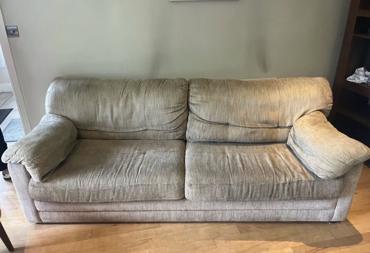 Modern 4 and 2 seater couches - Image 1