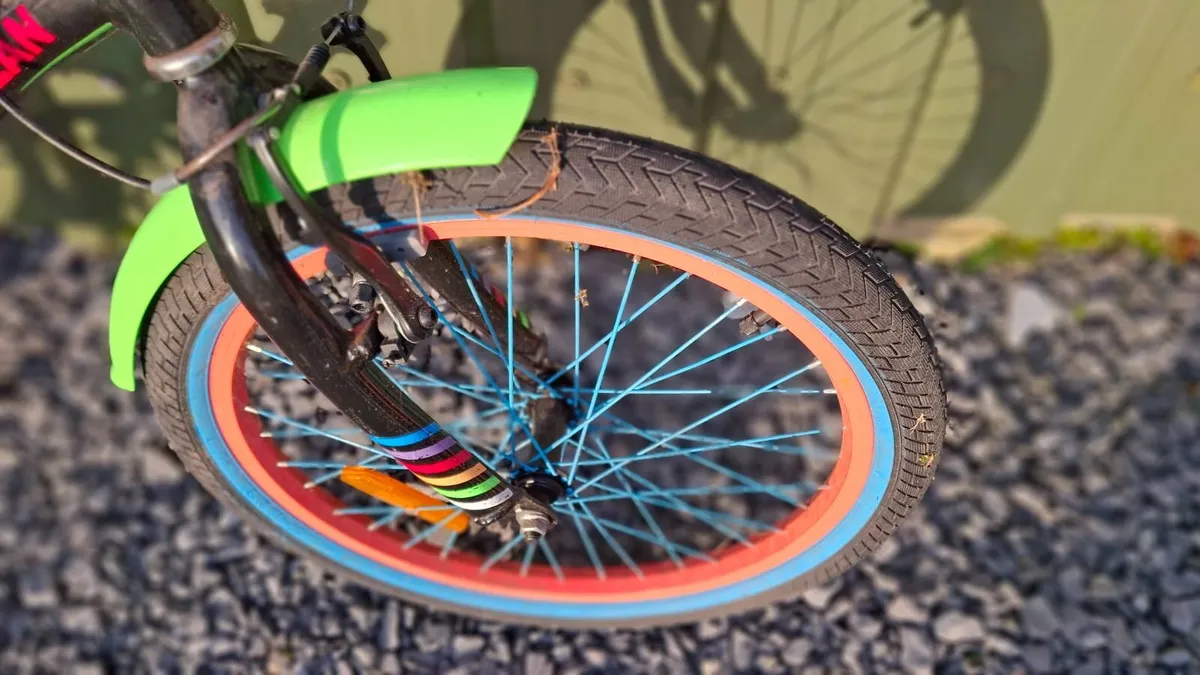 Childs bike - Image 4