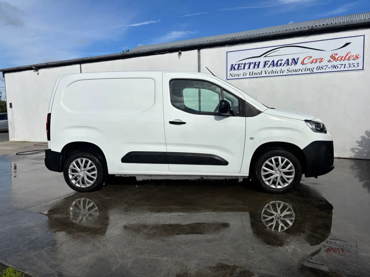 2022 Citroen Berlingo Blue HDI Plus - Image 4