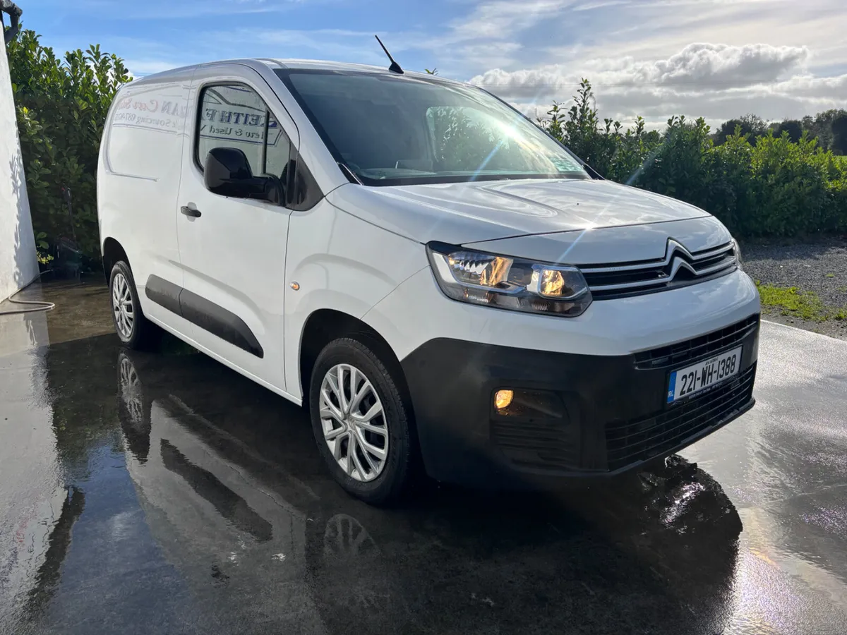 2022 Citroen Berlingo Blue HDI Plus - Image 3