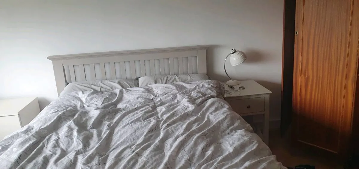 King size bed