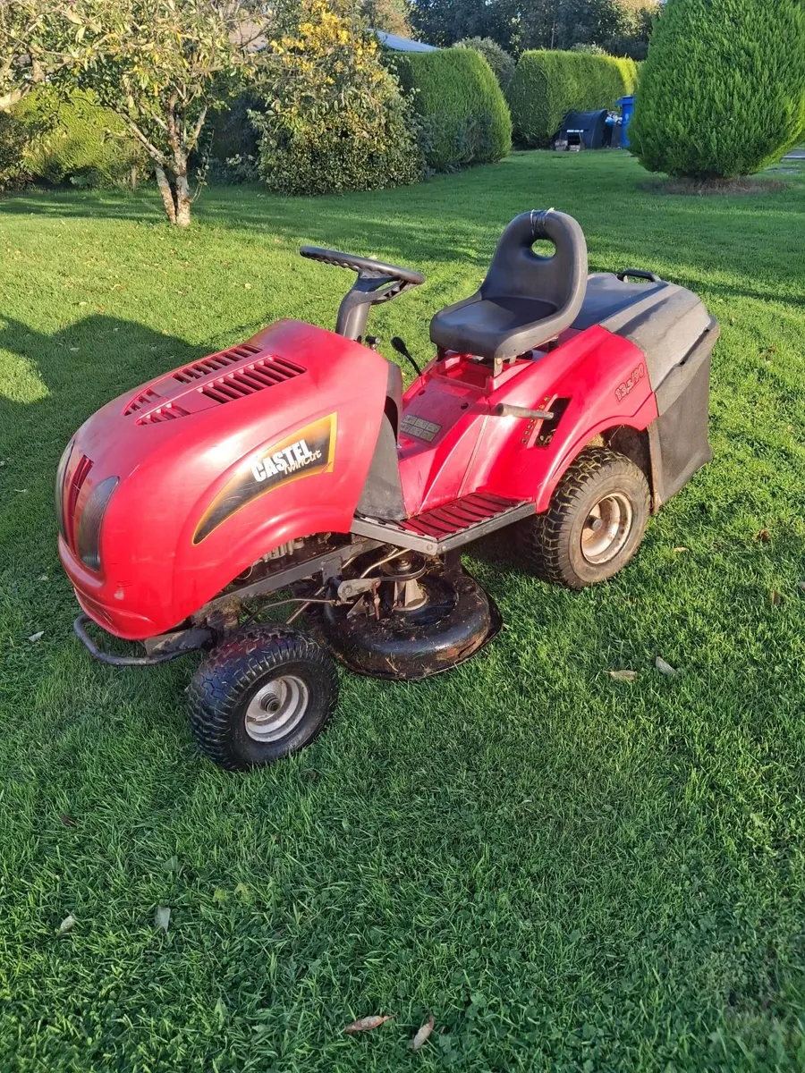 Castle garden Ride on Lawnmower - Image 3