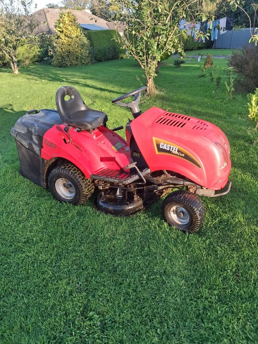 Castle garden Ride on Lawnmower - Image 1