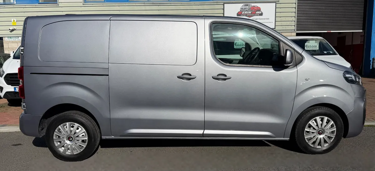 2023 Citroen Dispatch MWB - Image 3