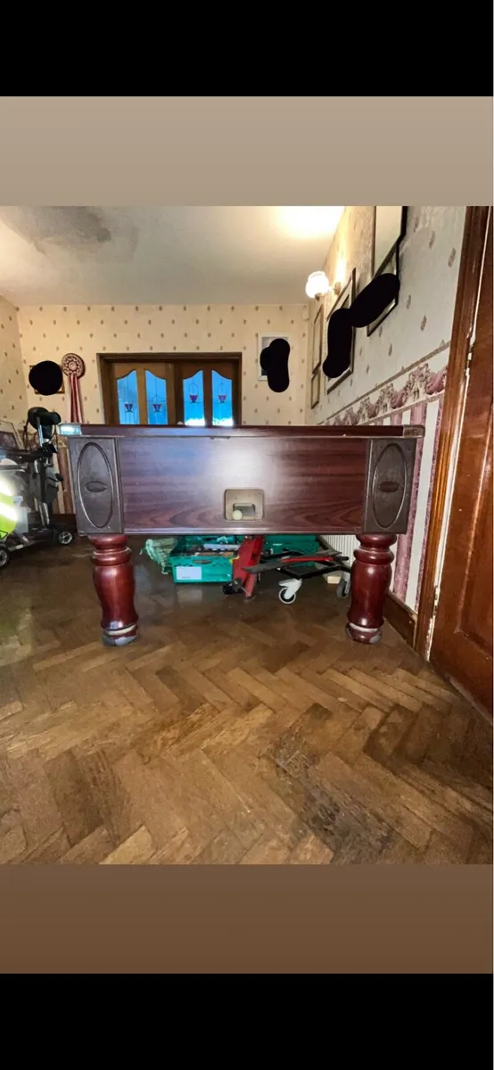 Pool table - Image 2