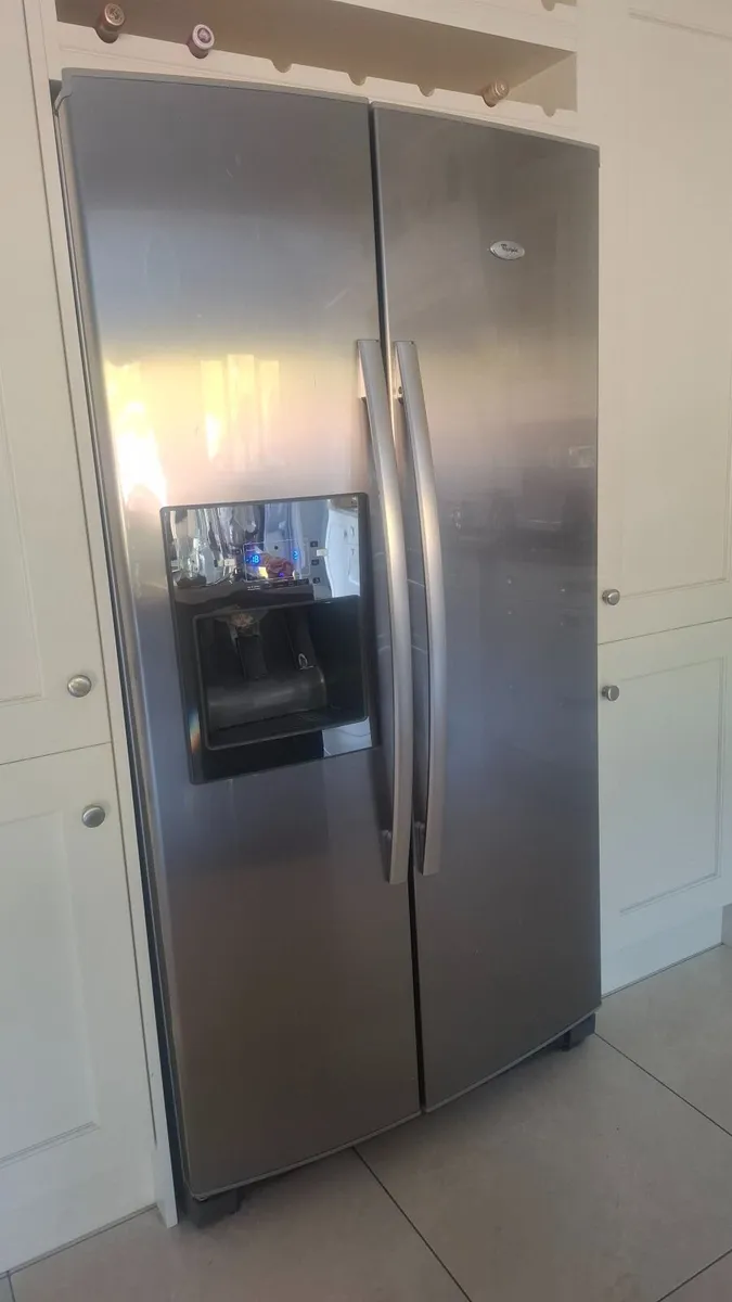 Whirlpool 6th Sense Fridge Freezer American Style - Image 4